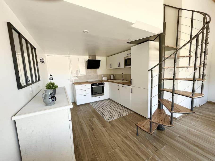 Duplex Centre Ville - 50M De La Plage - Clim - Garage - Netflix Le Grau-du-Roi Exterior foto